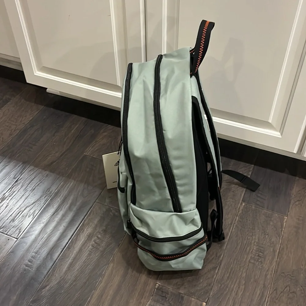 Adidas City Icon Backpack Book School Bag new fits 16” Laptop tech friendly